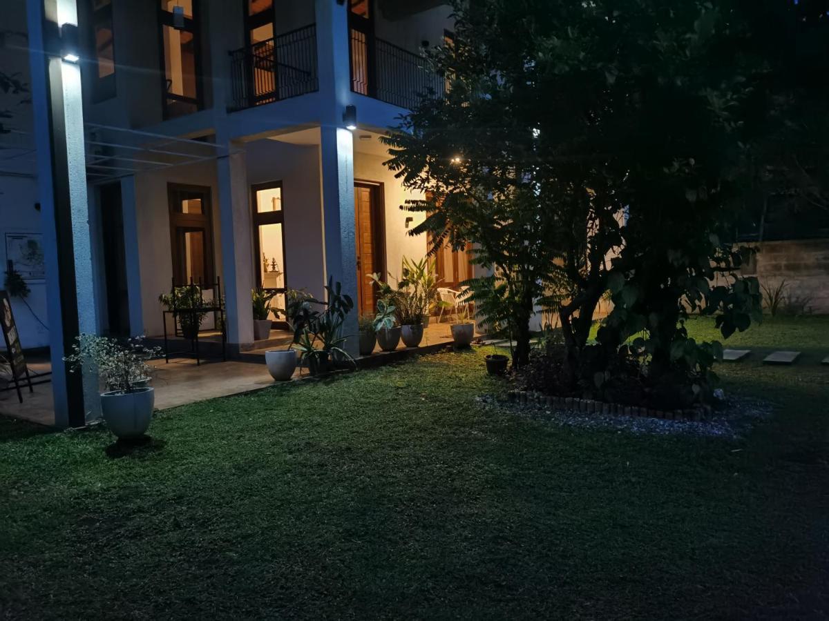 אנוראדפורה Ruwinsons Canal Garden מראה חיצוני תמונה